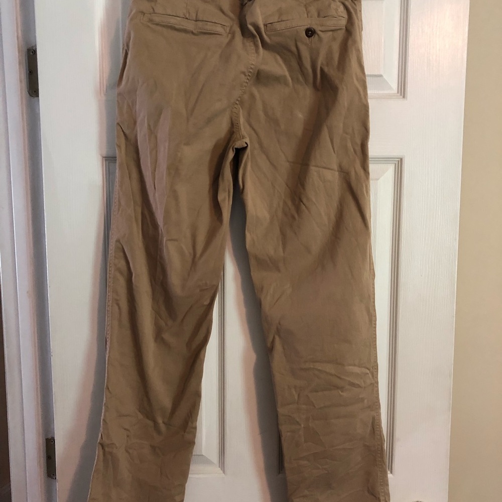 American Eagle men’s khakis size 32x34